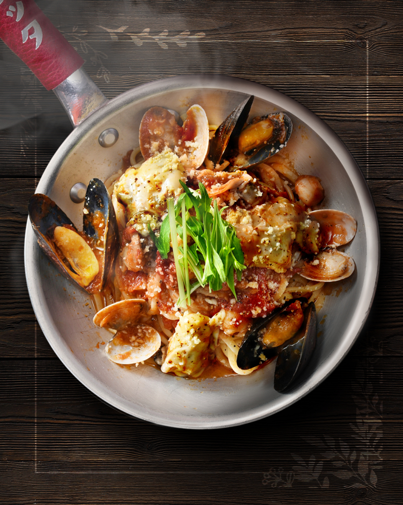 牡蠣と魚介の旨辛トマトパスタ
HOT SPYCY TOMATO PASTA OF OYSTER