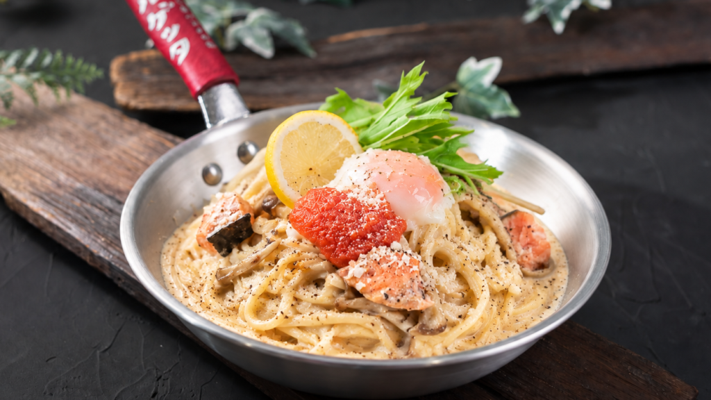 明太子と秋鮭、レモンの温玉カルボナーラ
Salmon & Lemon Mentaiko Carbonara